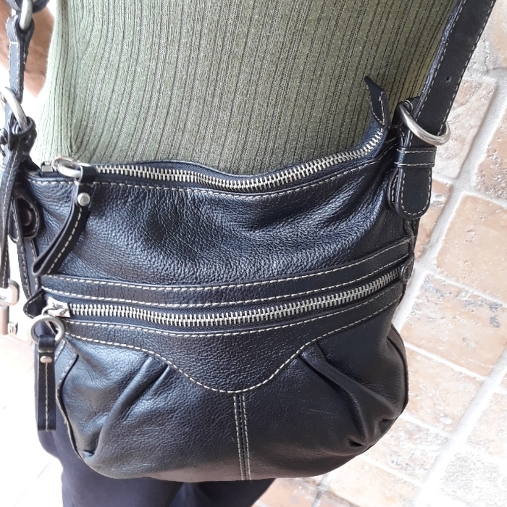 EUC fossil crossbody pebbled leather